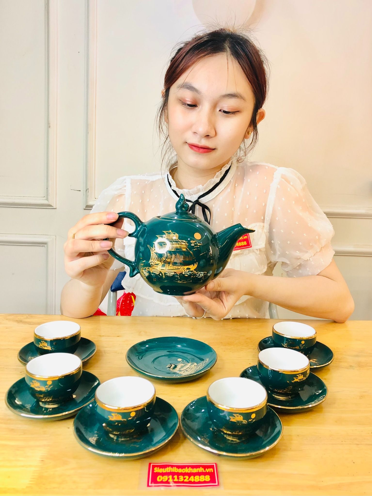 Bộ ấm chén men xanh cổ vịt vẽ vàng chuẩn Bát Tràng BKCEVN-8099