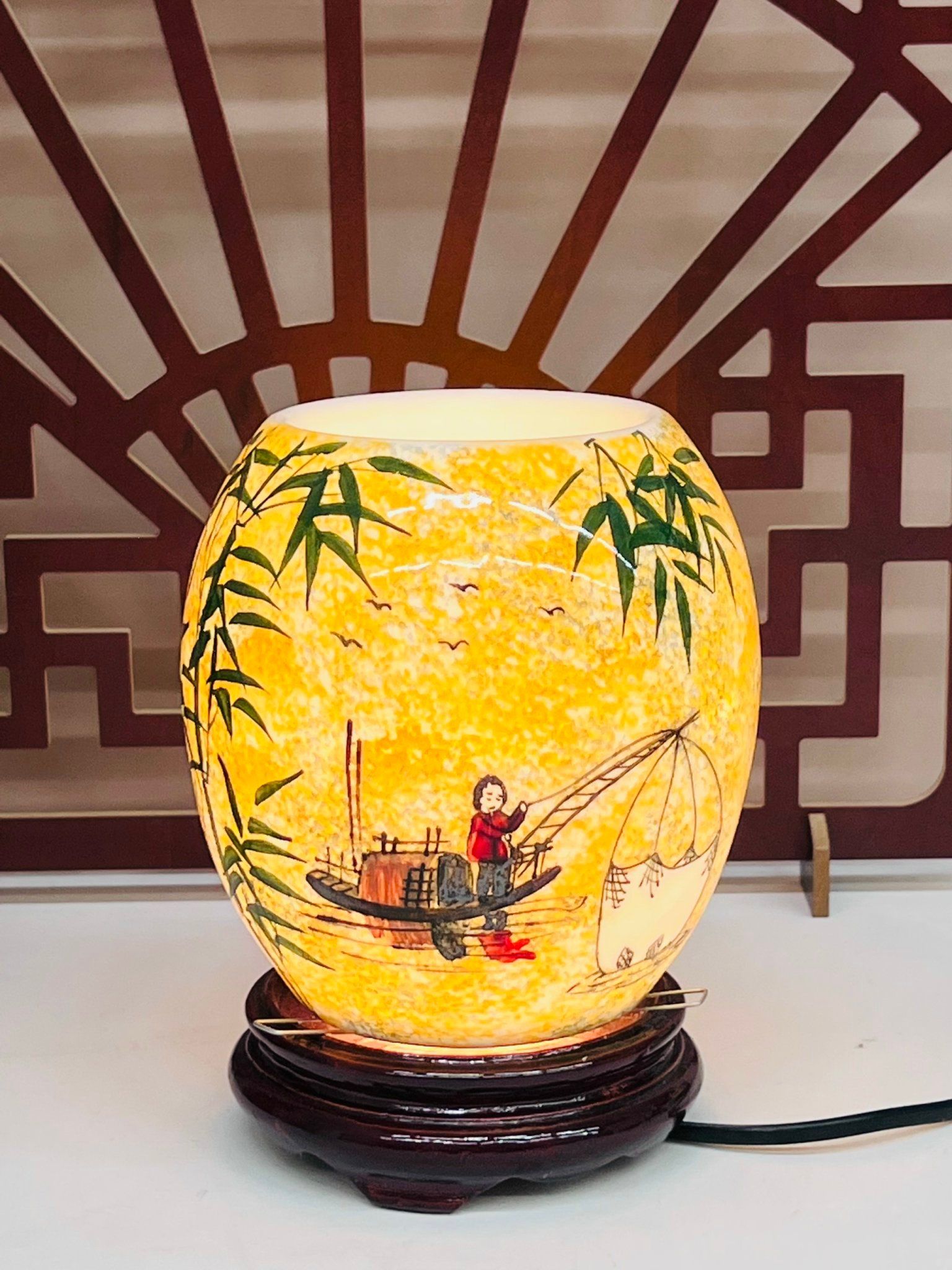 ĐÈN SỨ BOM XÔNG TINH DẦU HOẠ TIẾT