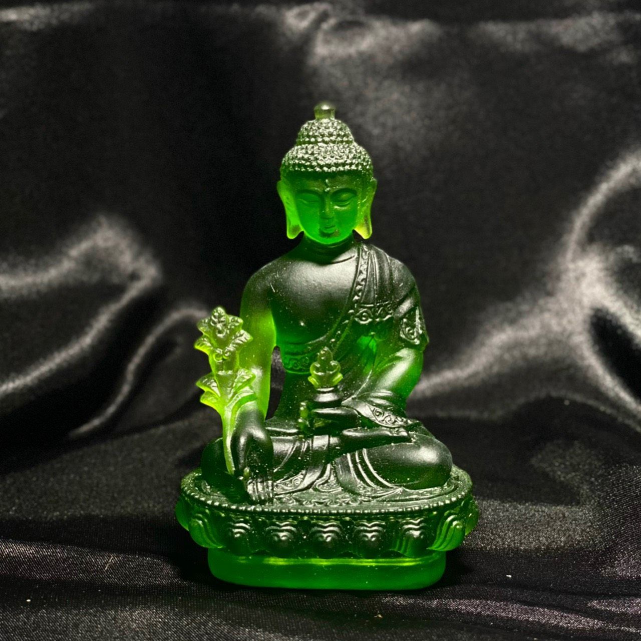TƯỢNG PHẬT DƯỢC SƯ ĐÁ LƯU LY CAO CẤP 12CM MÀU XANH LÁ ĐẬM