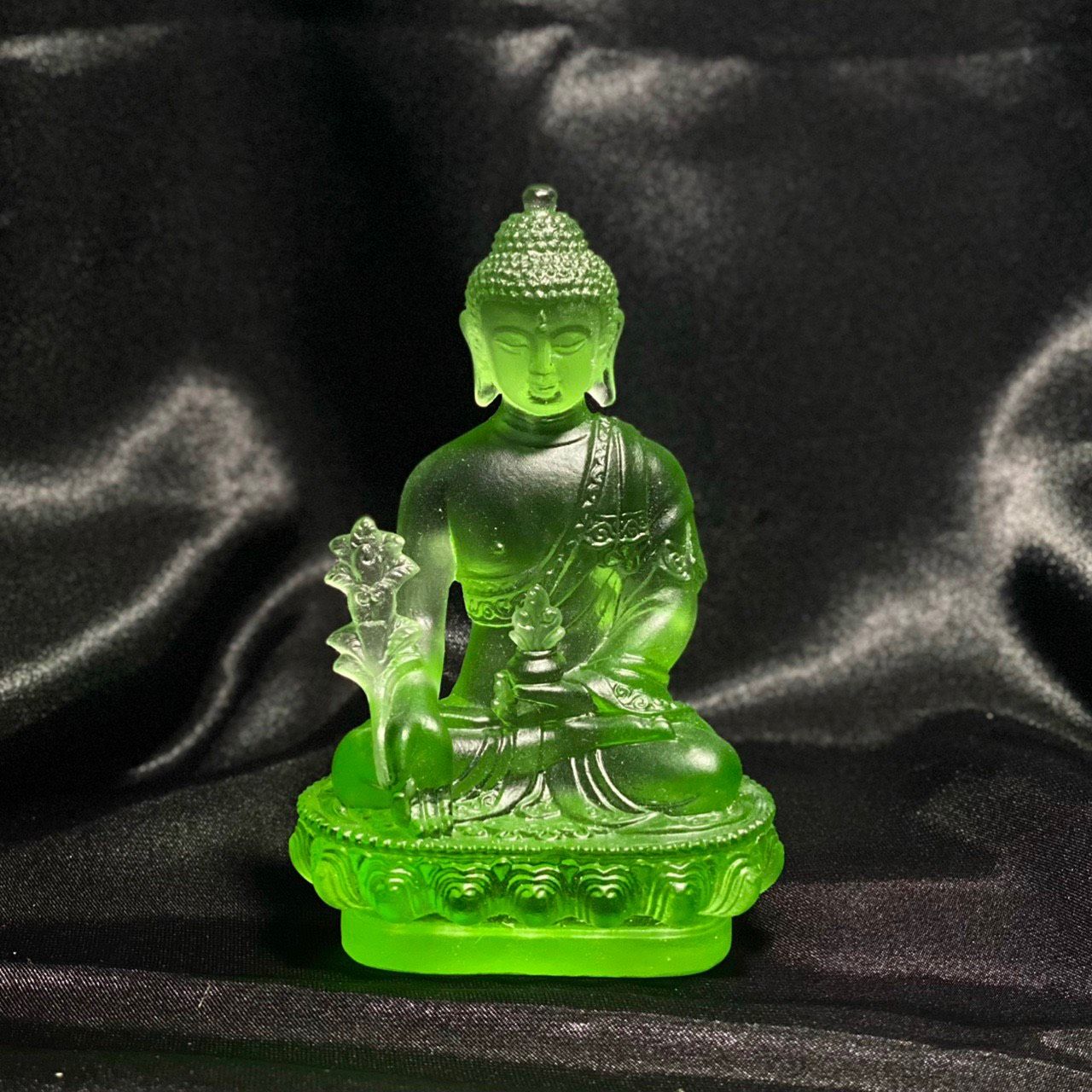 TƯỢNG PHẬT DƯỢC SƯ ĐÁ LƯU LY CAO CẤP 12CM MÀU XANH LÁ NHẠT