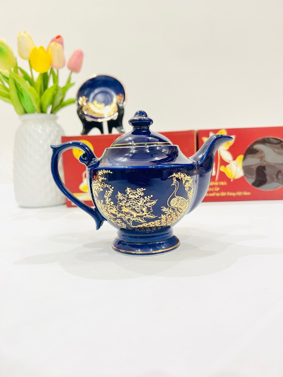 BỘ ẤM CHÉN ĐÀI CÁT MEN TÍM THAN CÔNG VÀNG(Có hộp giấy)