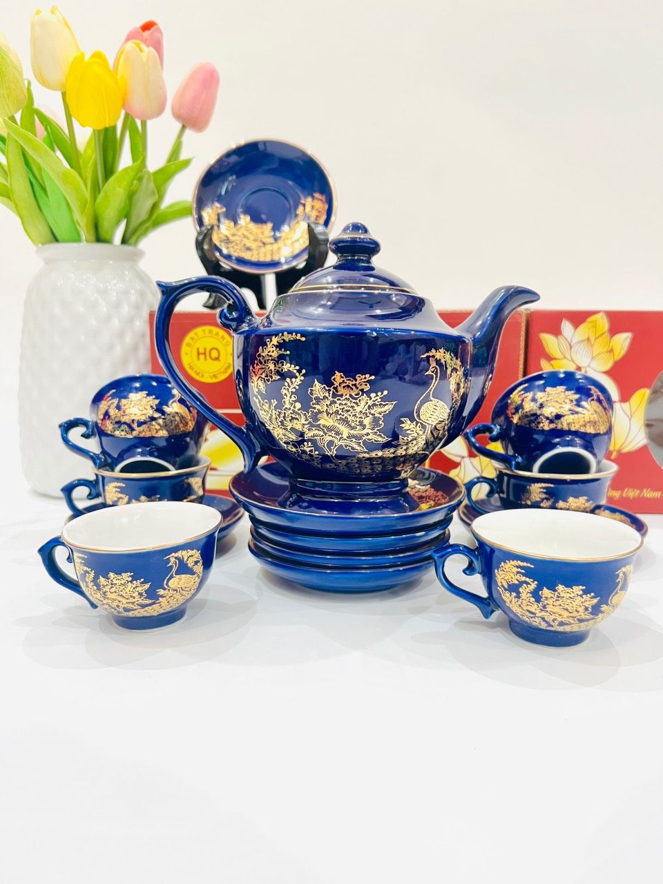 BỘ ẤM CHÉN ĐÀI CÁT MEN TÍM THAN CÔNG VÀNG(Có hộp giấy)