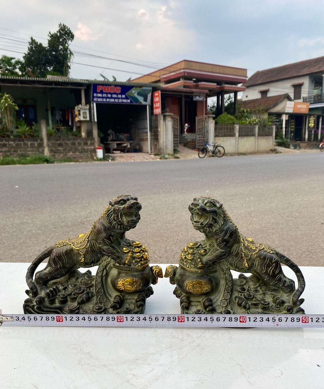 CẶP TƯỢNG HỔ ĐỒNG ÔM HŨ TIỀN