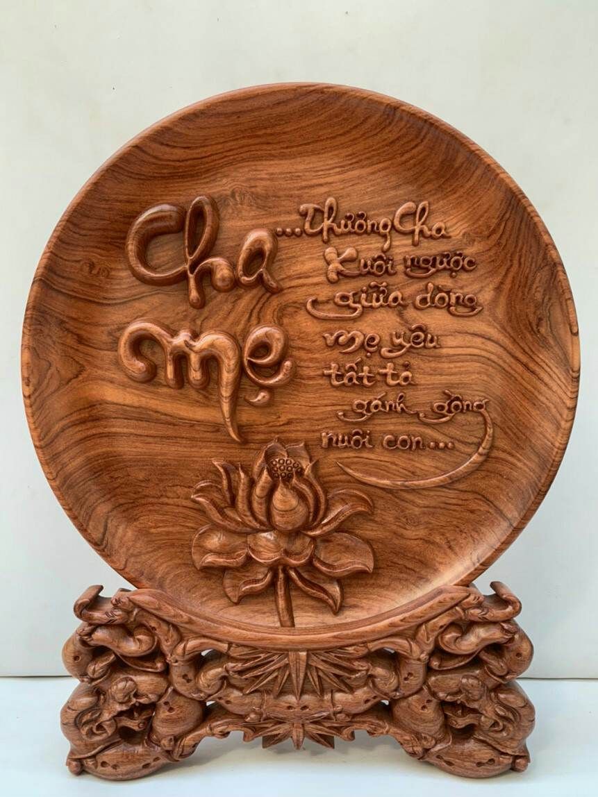 ĐĨA GỖ TRANG TRÍ KHẮC CHỮ CHA MẸ (Đk 40)