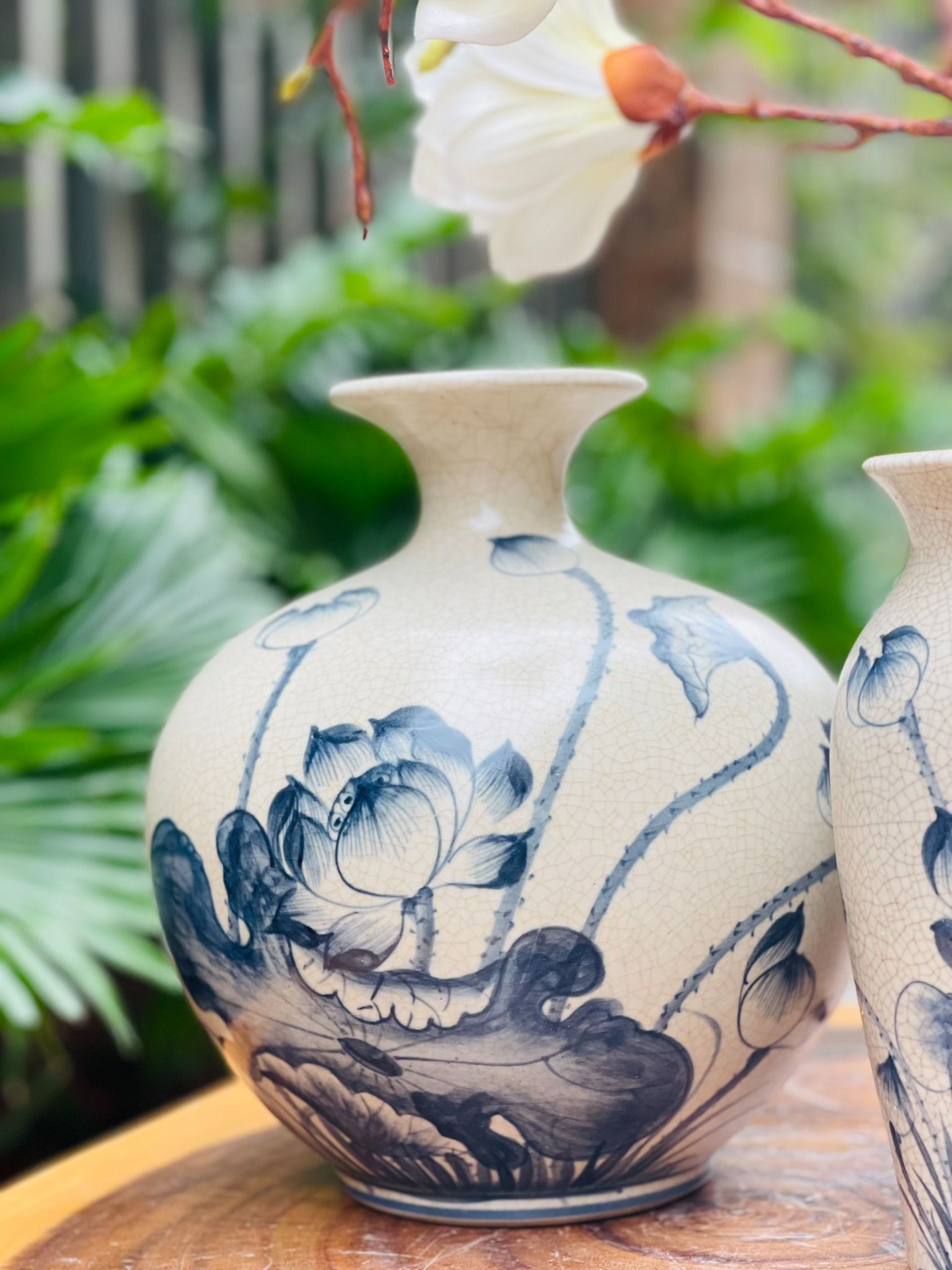BÌNH MEN RẠN HOẠ TIẾT HOA SEN