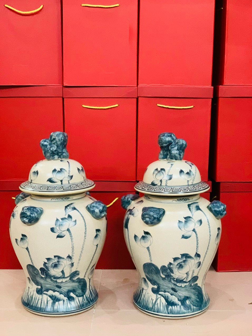 BỘ ĐÔI CHOÉ 40L HOẠ TIẾT HOA SEN (2 CHIẾC)