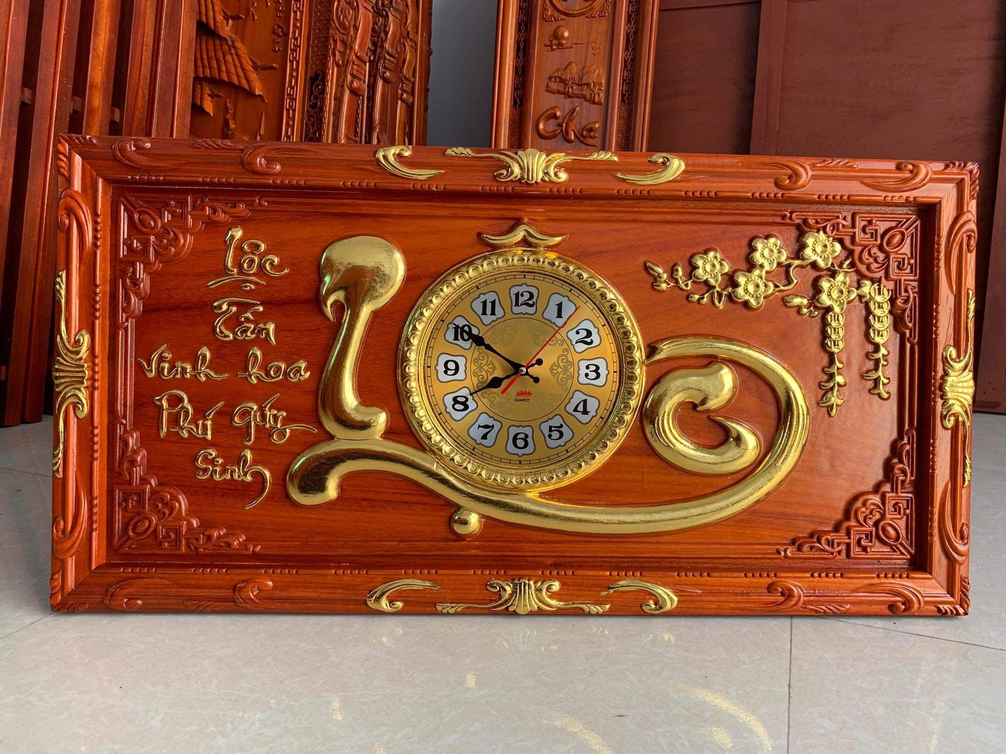 TRANH ĐỒNG HỒ GỖ HƯƠNG ĐỎ THIẾT KỄ HÌNH CHỮ LỘC