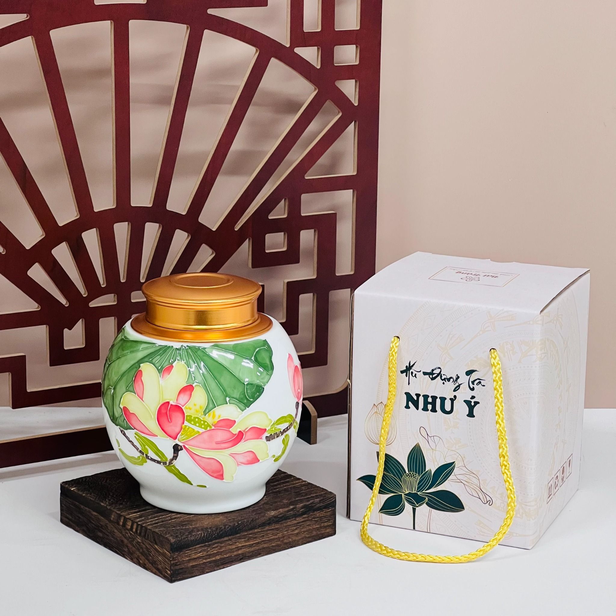 HỘP ĐỰNG TRÀ MEN TRẮNG HOẠ TIẾT DÁNG BẦU CHUM