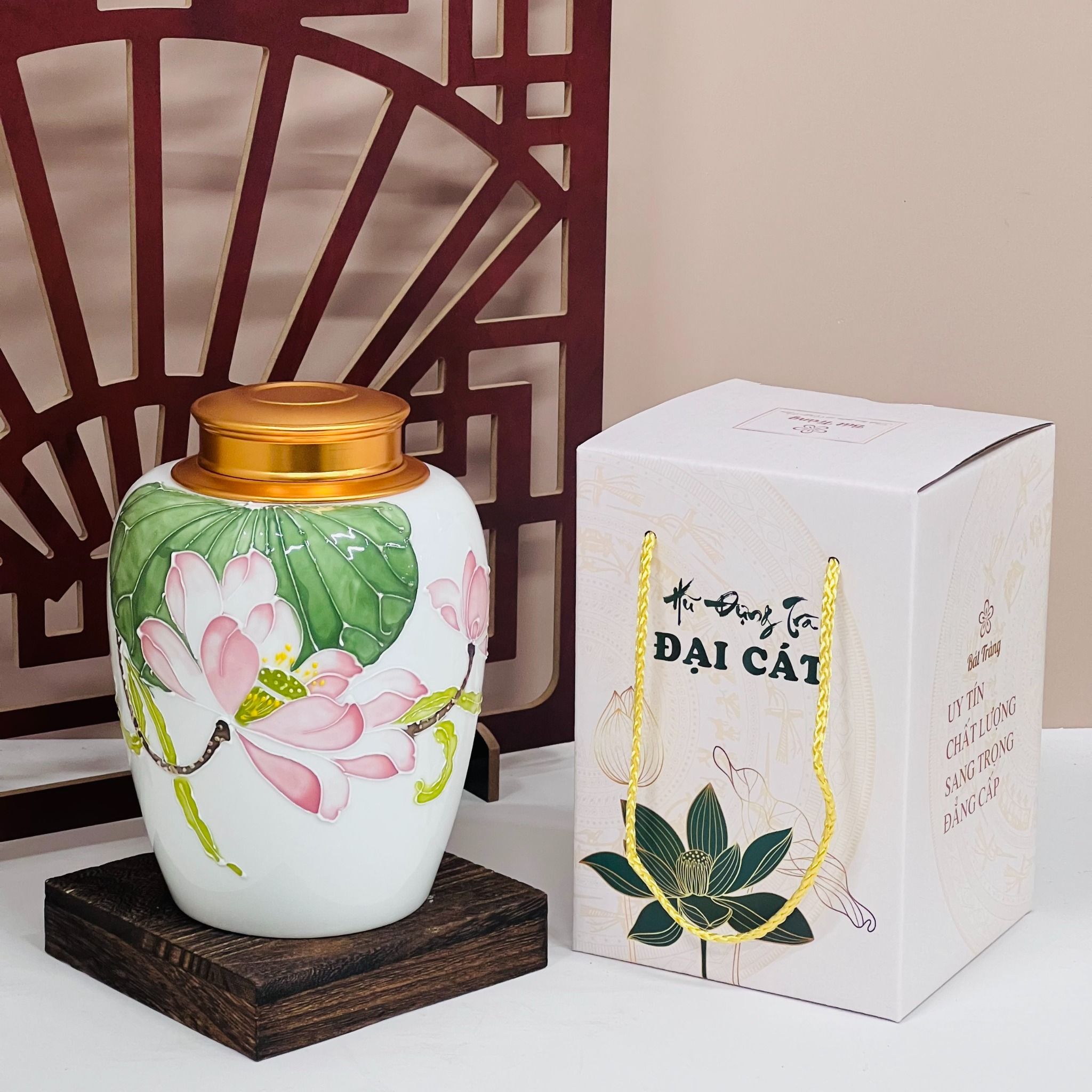 HỘP ĐỰNG TRÀ MEN TRẮNG HOẠ TIẾT