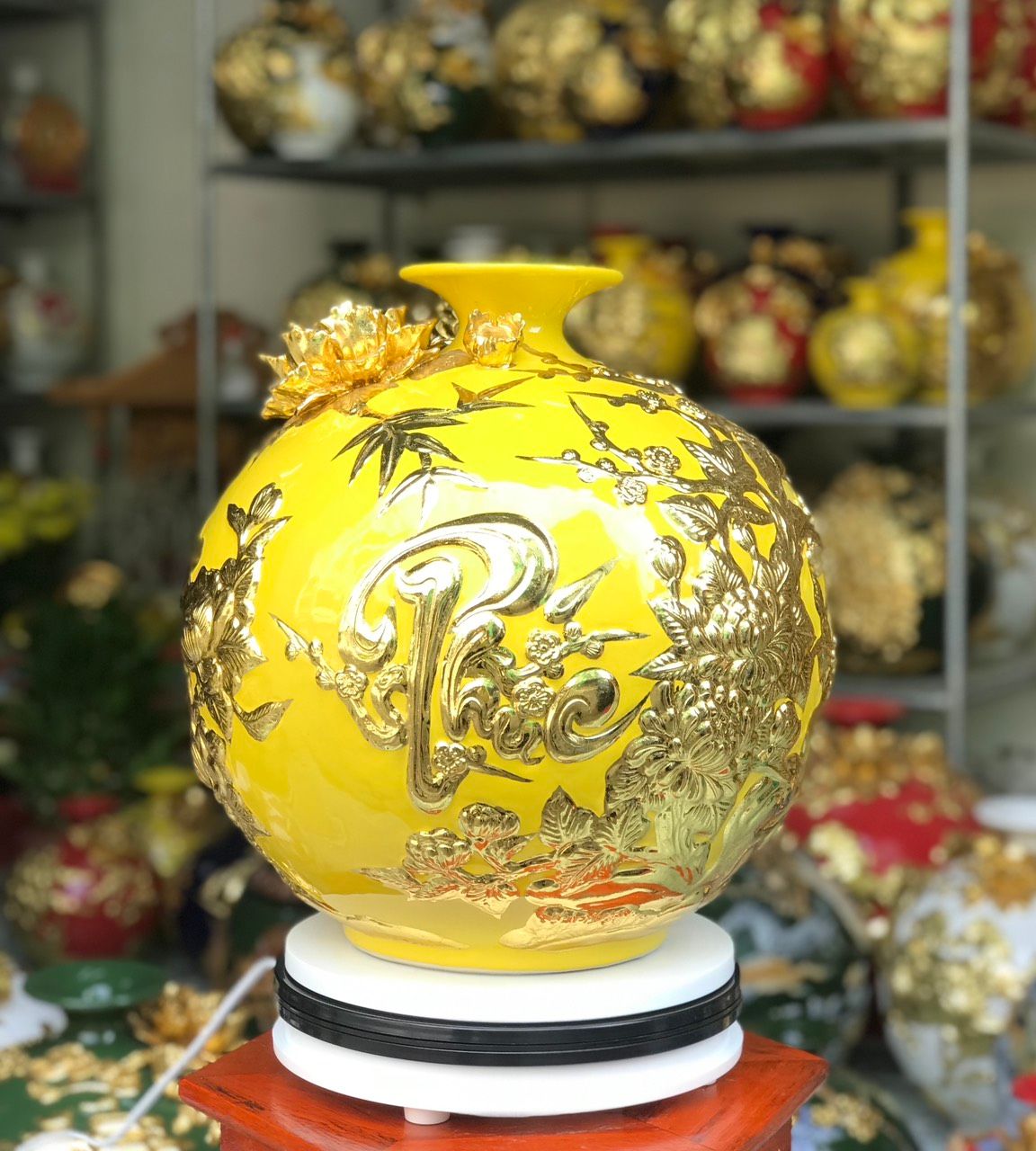 BÌNH hút lộc CHỮ PHÚC dát vàng (phi 33 - 36cm)