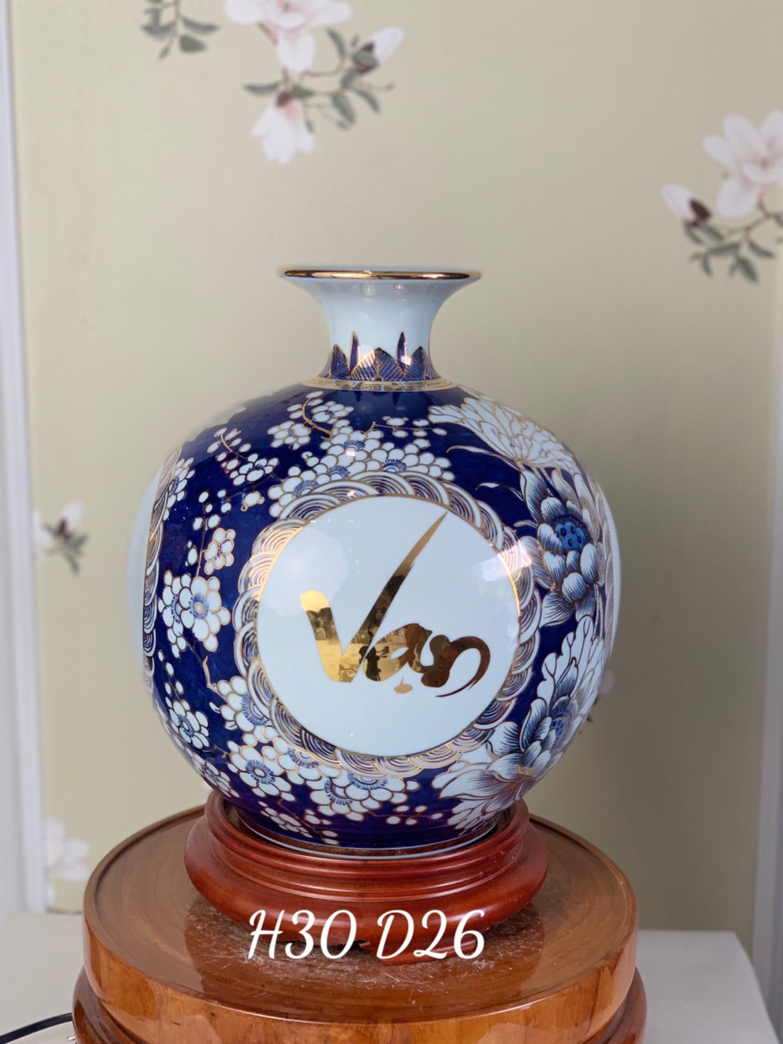 BÌNH HÚT TÀI LỘC VẼ VÀNG CHỮ