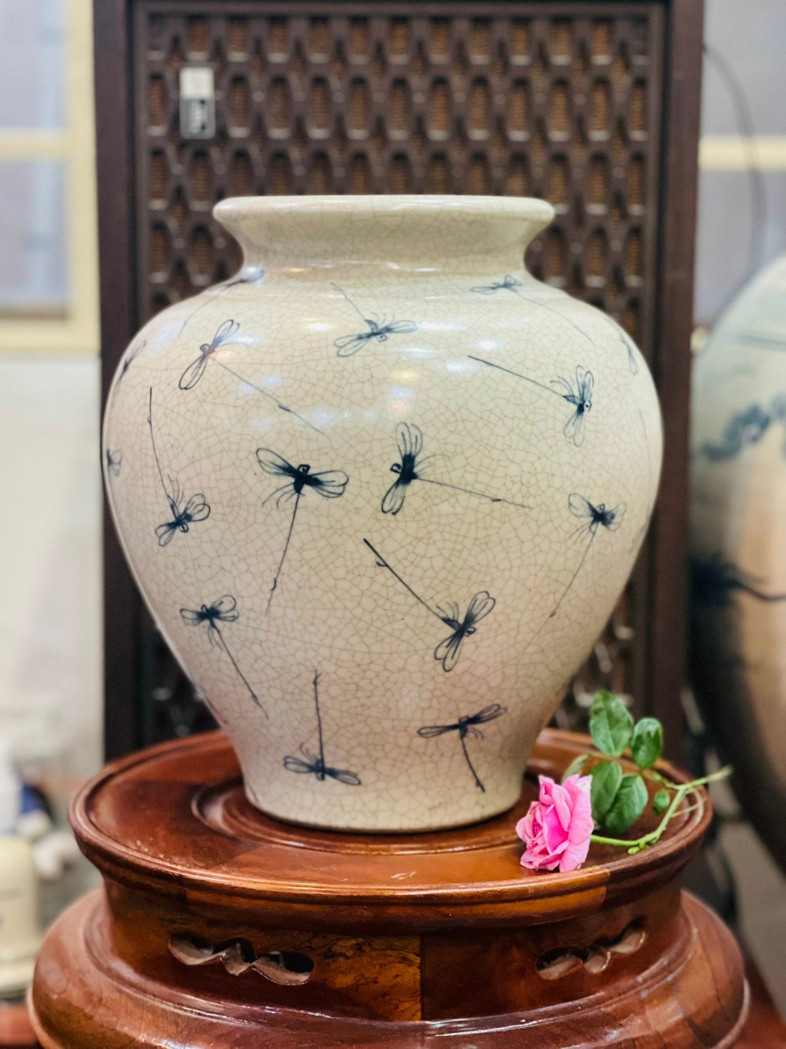 LỌ HOA BÁT TRÀNG MEN RẠN HOẠ TIẾT CHUỒN CHUỒN