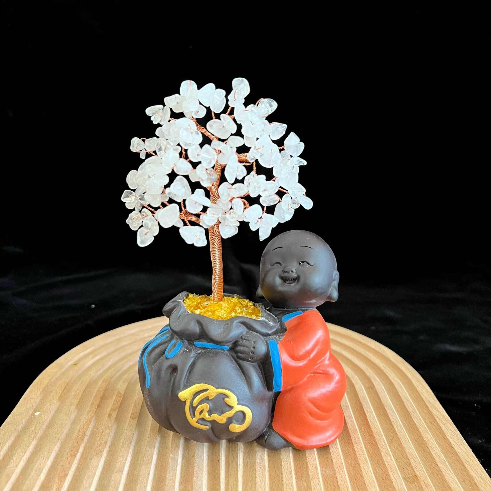 CÂY TÀI LỘC ĐÁ THẠCH ANH MẪU CHÚ TIỂU ÔM CÂY CAO 18CM