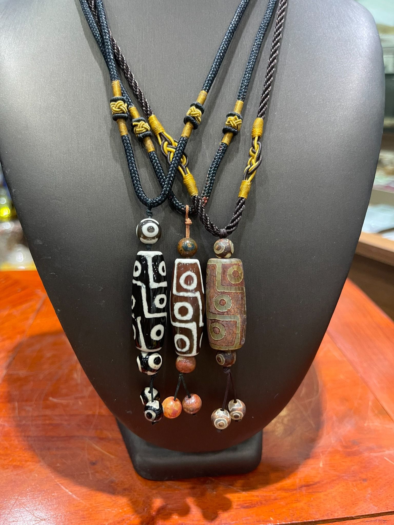 VÒNG CỔ DZI PHONG CÁCH TÂY TẠNG (KT: 38x12mm)