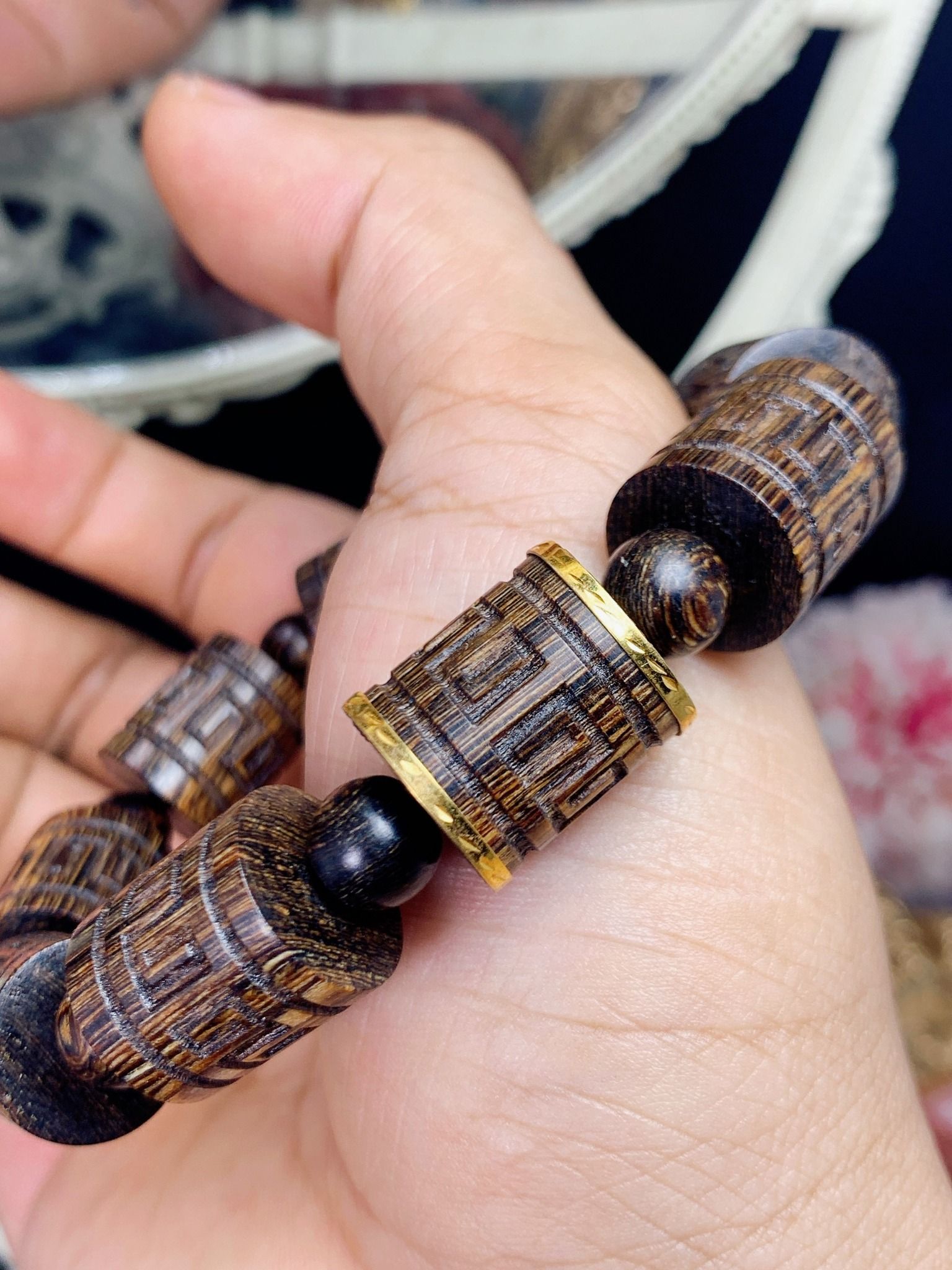 VÒNG TAY TRẦM HƯƠNG SÁNH TRÚC KHẮC HOẠ TIẾT BỌC VÀNG