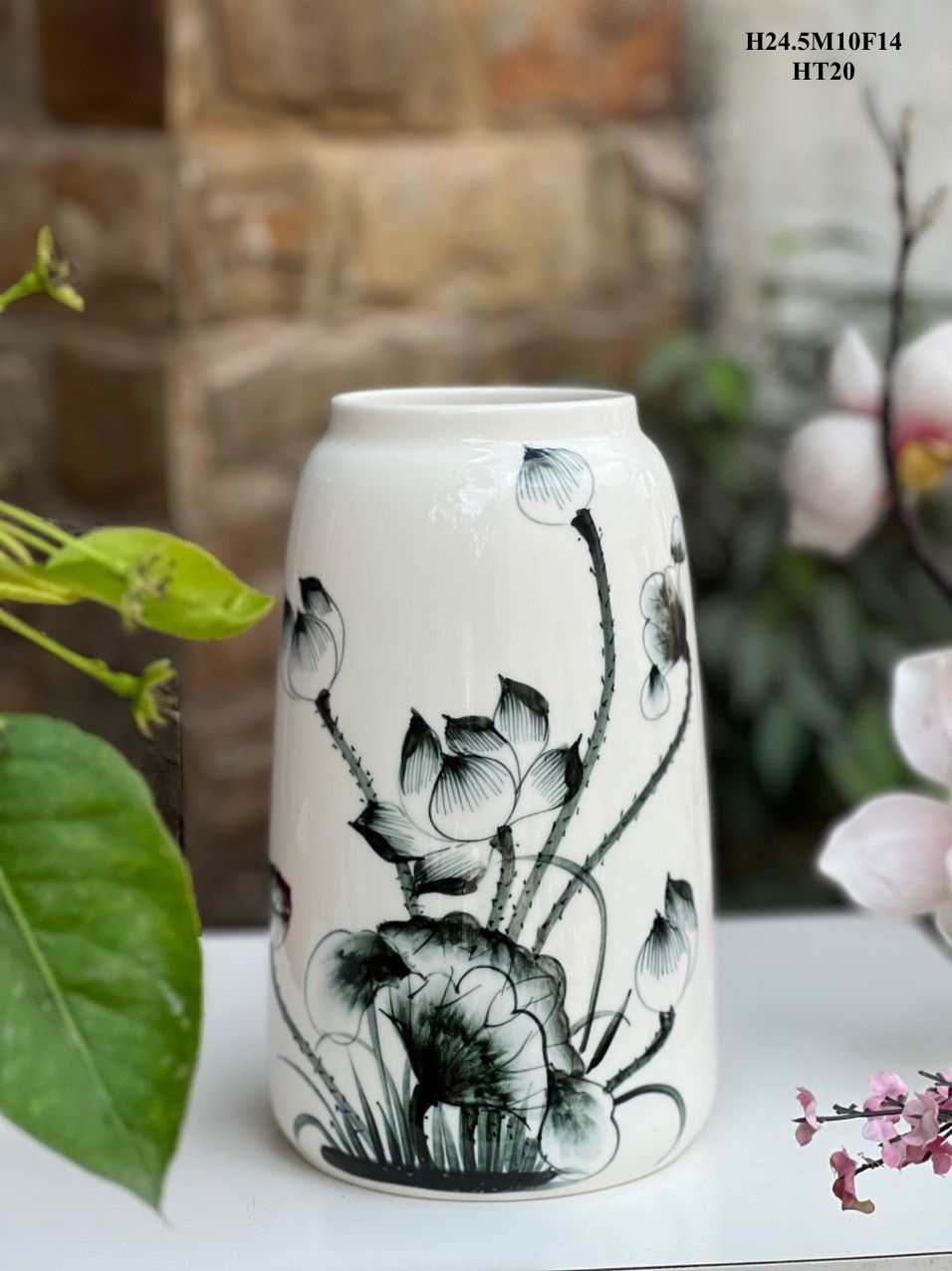 BÌNH HOA DÁNG LỌ HŨ VẼ SEN BỤI