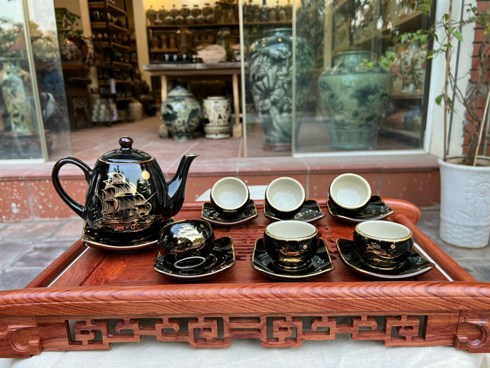 BỘ ẤM CHÉN MEN HOẢ BIẾN VẼ VÀNG VINH HOA PHÚ QUÝ
