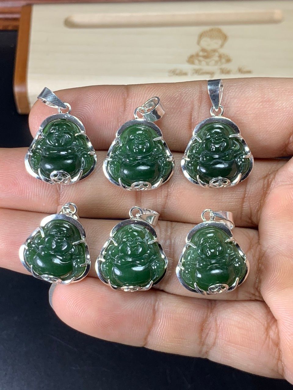 MẶT DI LẶC NGỌC BÍCH