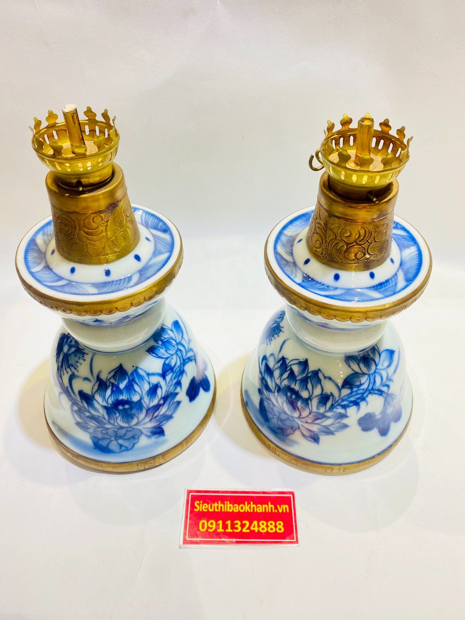 Đèn tháp rồng bọc đồng