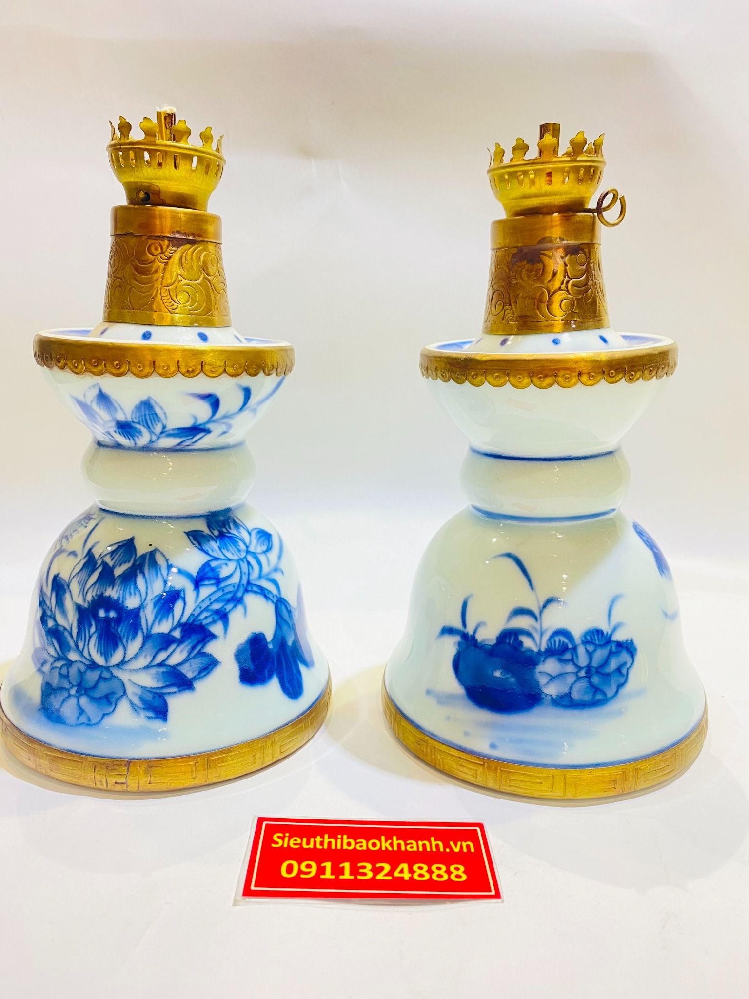 Đèn tháp rồng bọc đồng