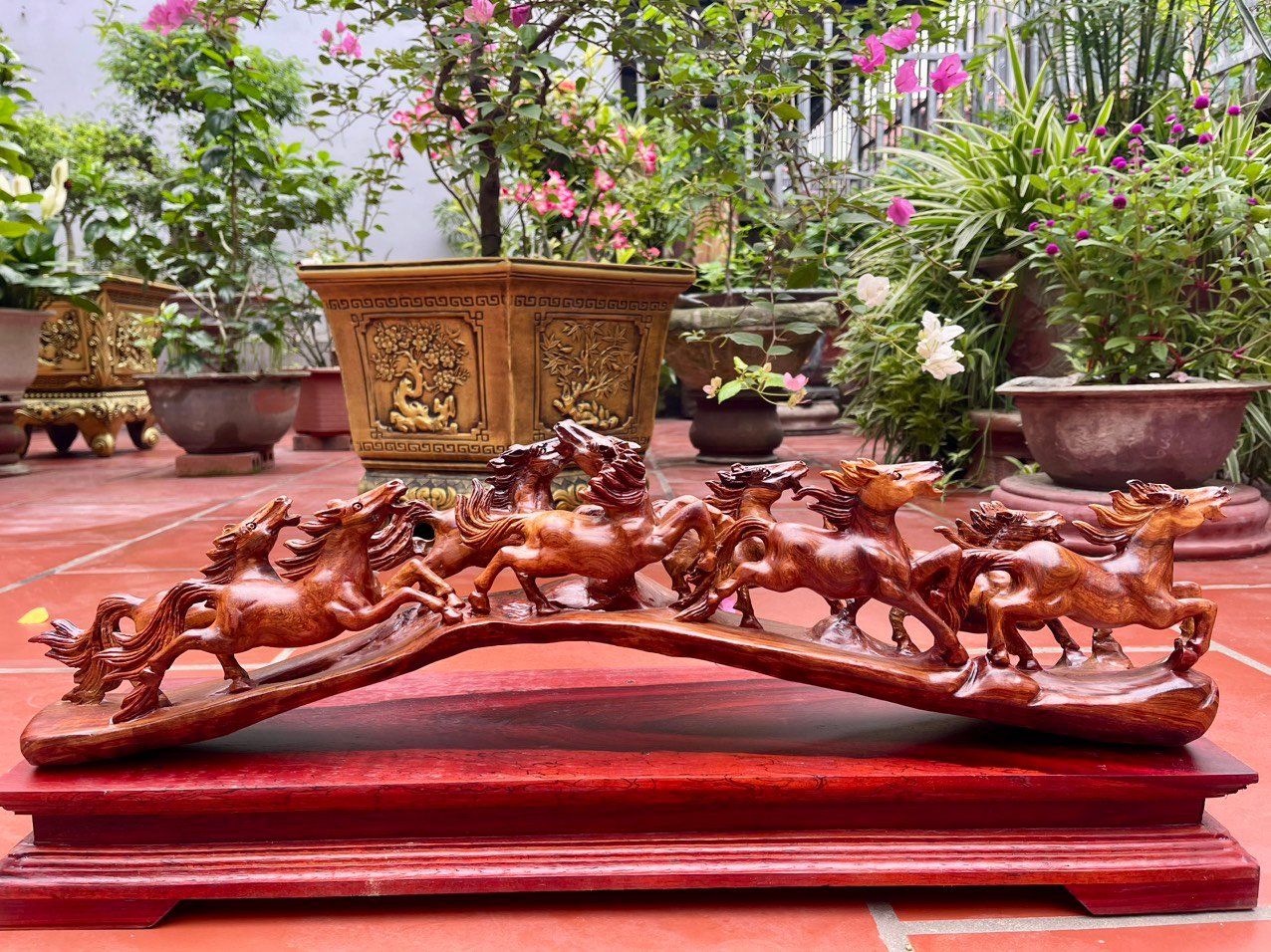 Điêu Khắc Gỗ Cầu Bát Mã