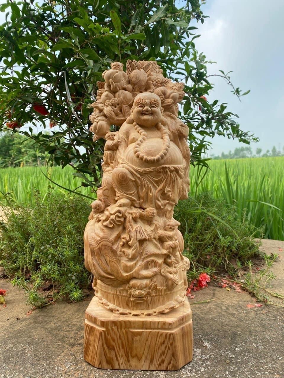 Di Lặc vác cành đào ngũ phúc