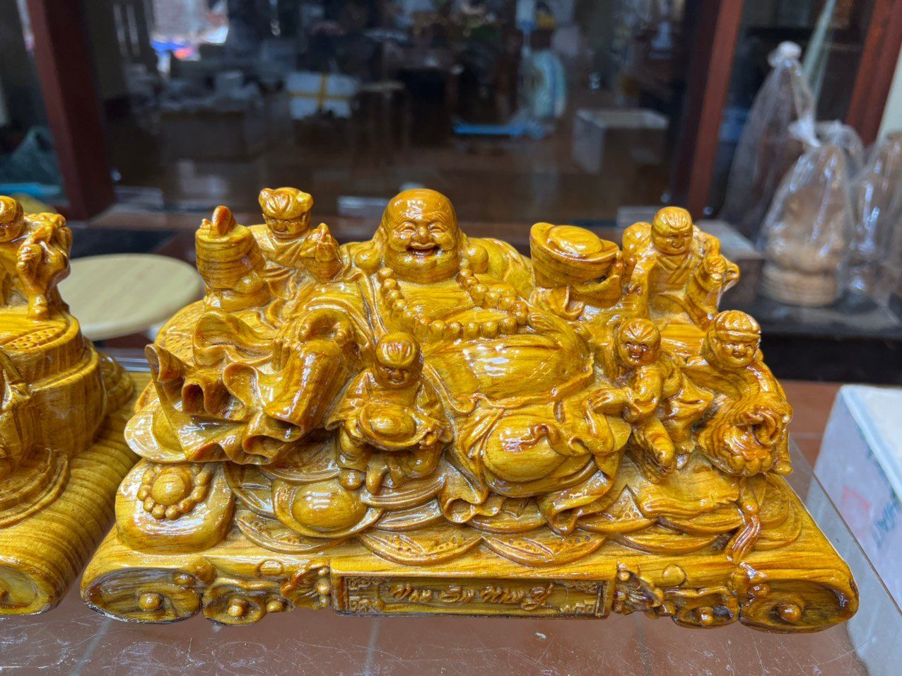Di lặc huyết long
