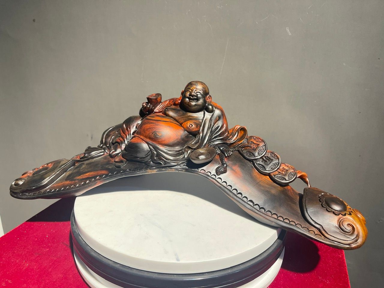 Tượng Di Lặc ngồi như ý gỗ Trắc liền khối