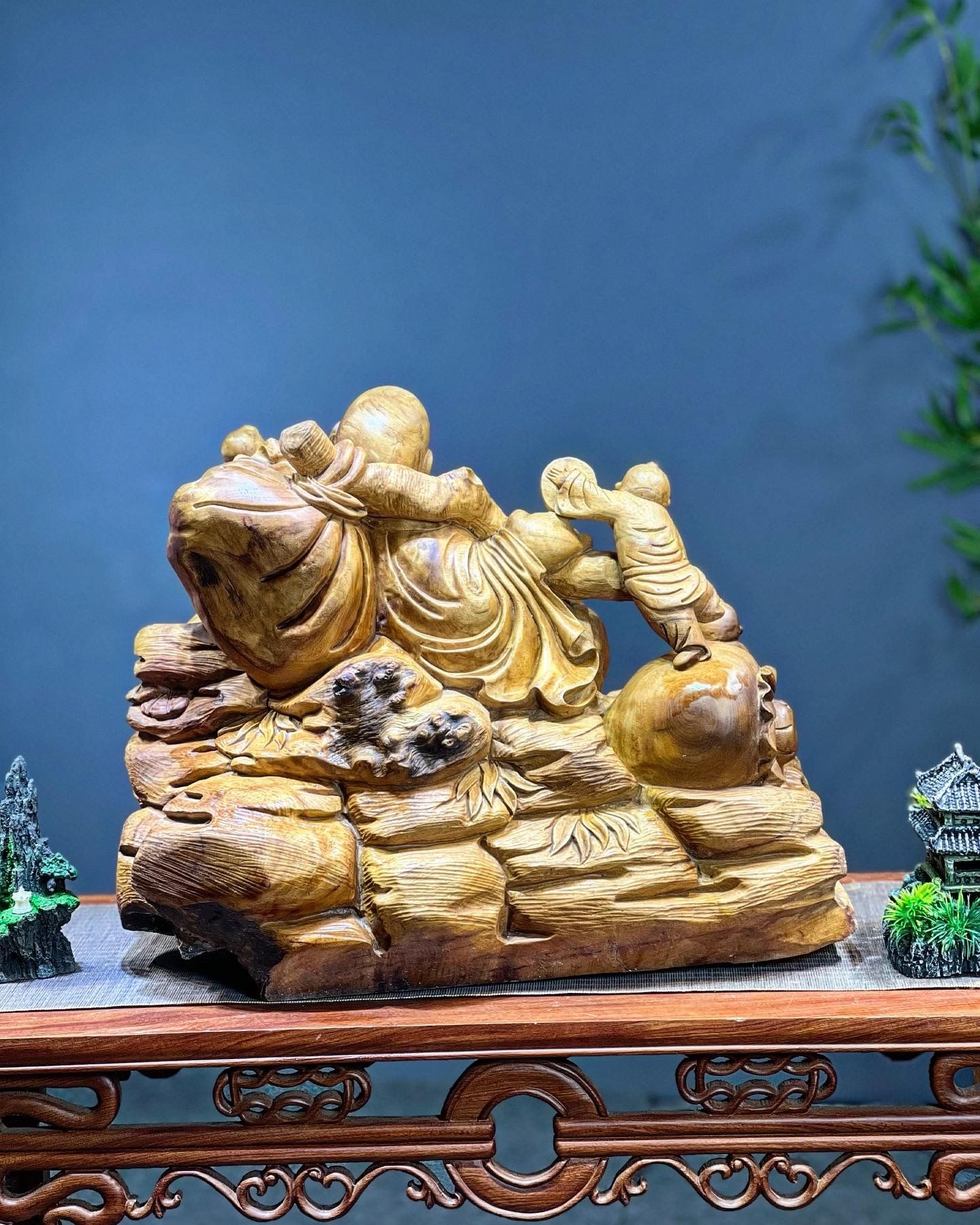 Tượng Di Lặc Tam Phúc Gỗ Nu Hương Liền Khối