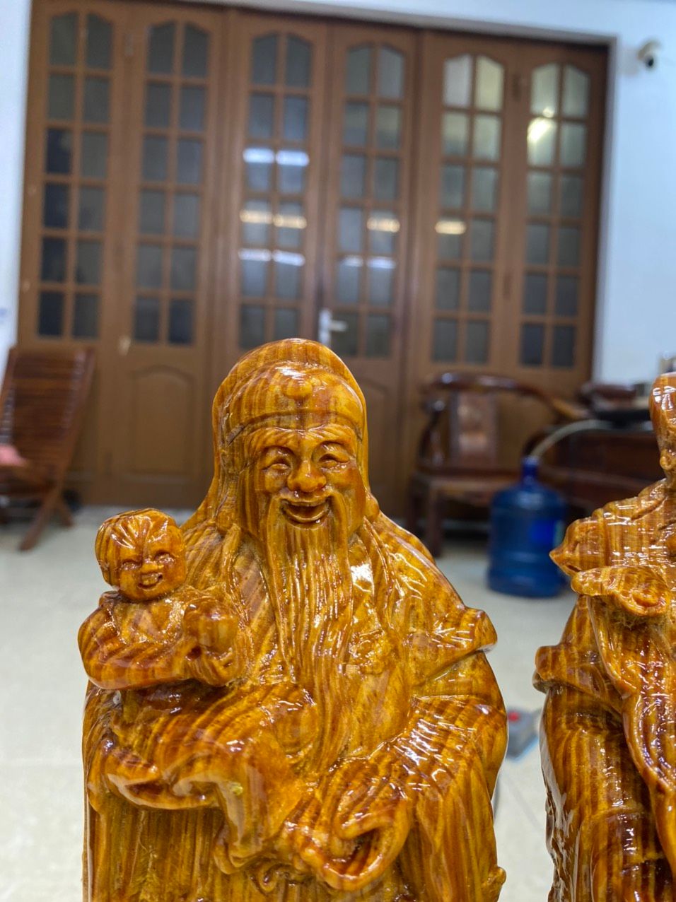 Tác Phẩm Cụ Tế Công Gỗ Bách Xanh
