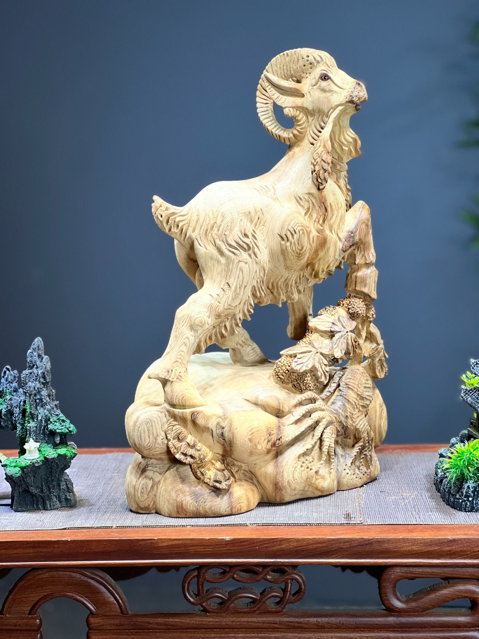 Dê tài lộc phú quý - Đục siêu kỹ nét