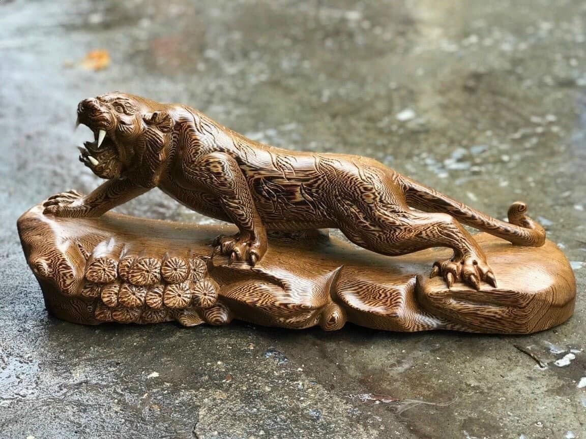 Mãnh hổ - Gỗ mun đuôi công siêu vân