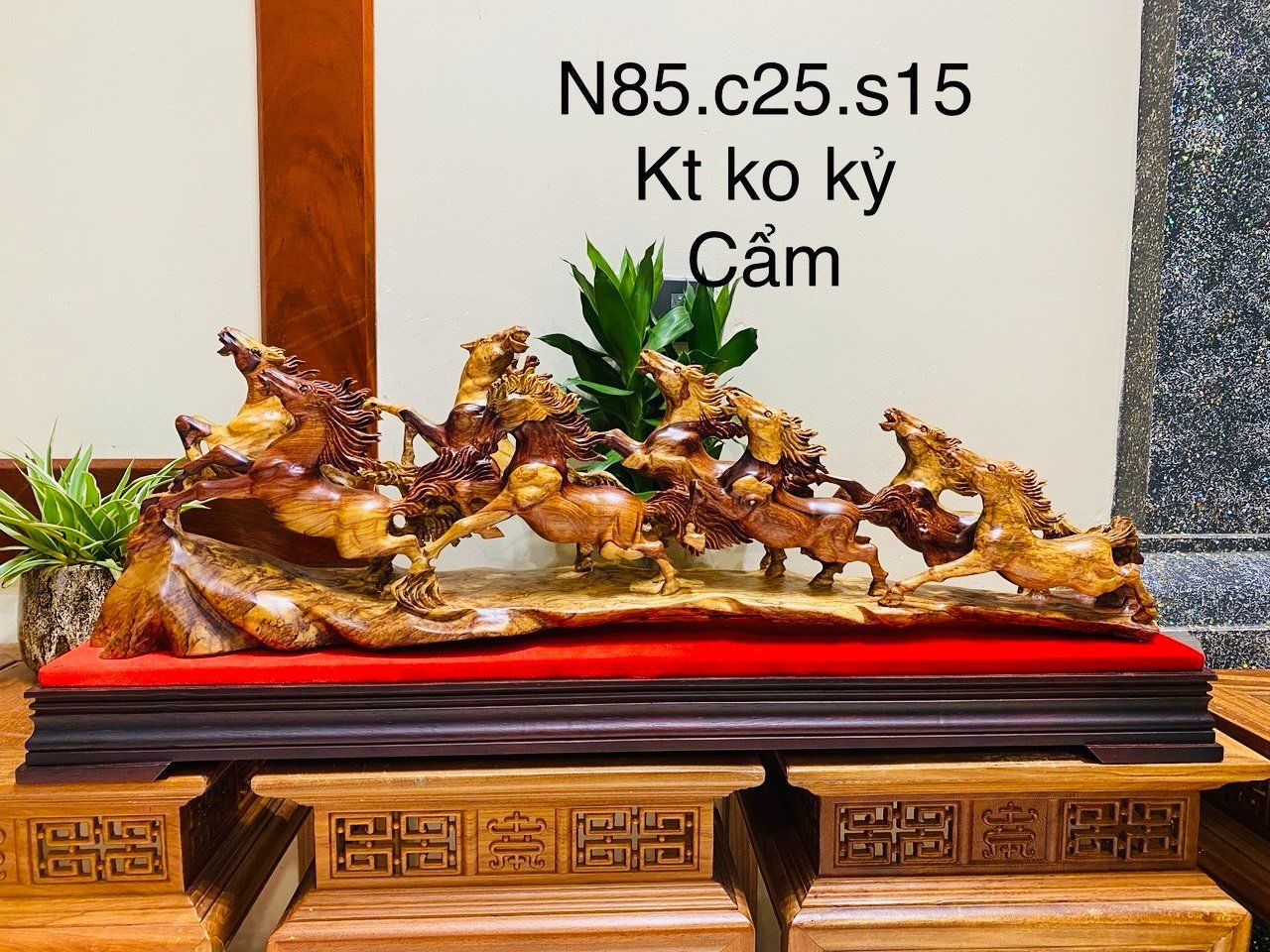 Bát mã - Gỗ cẩm