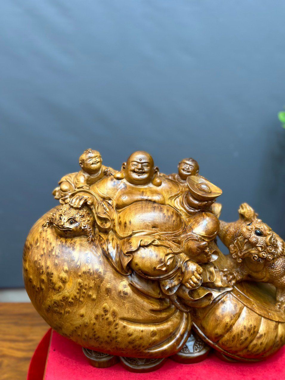 Di Lặc nu ngọc am liền khối