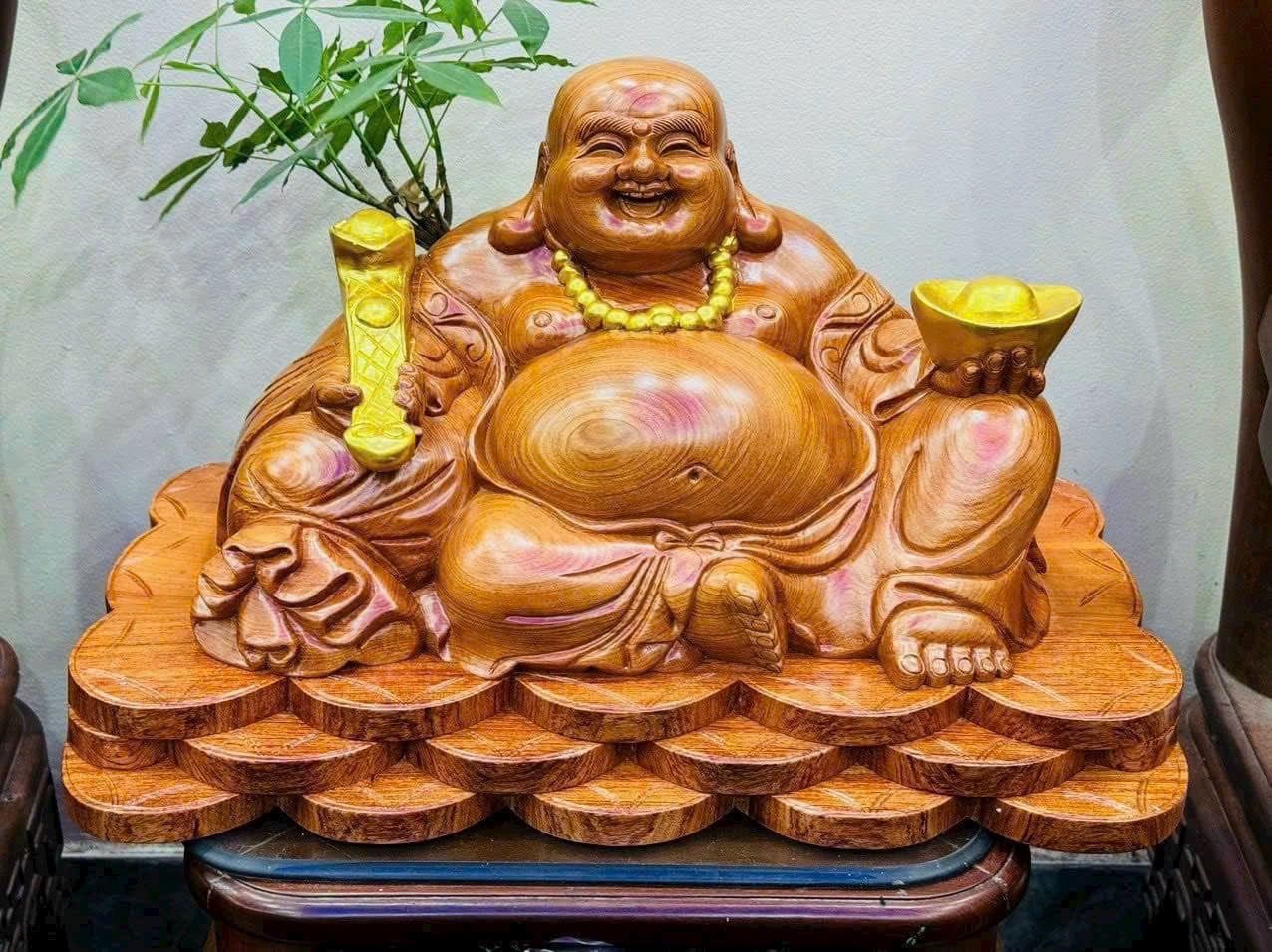 Di Lặc gỗ hương