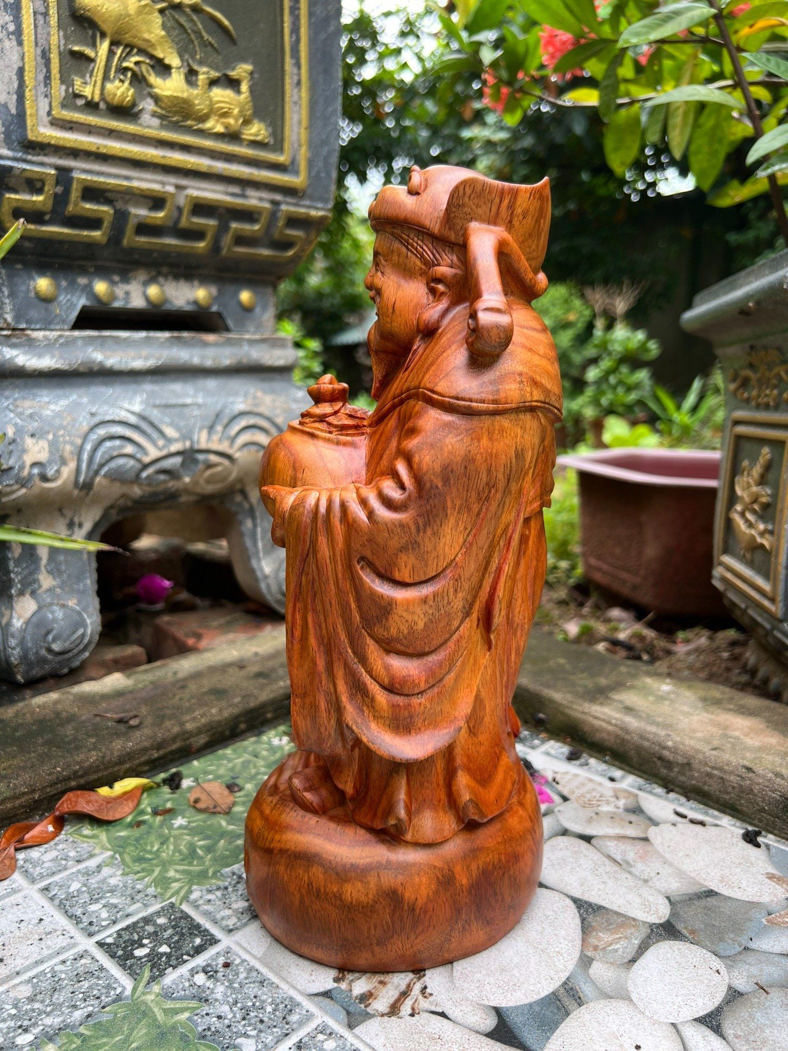 Cụ Thần Tài gỗ sưa Bắc