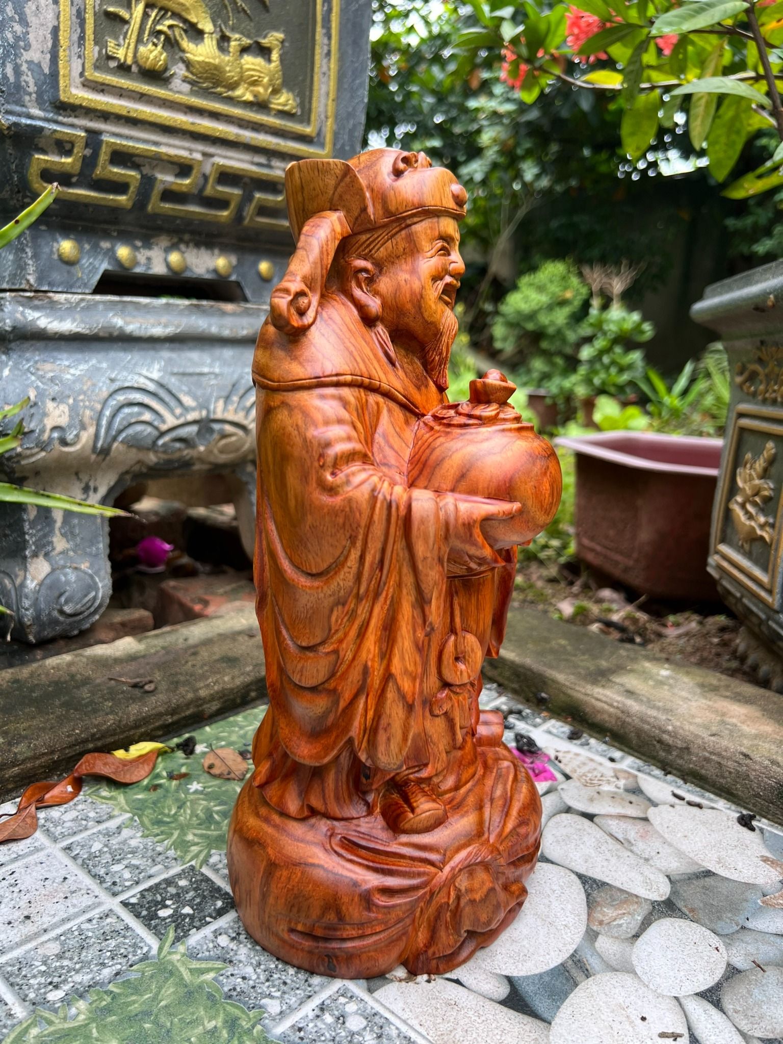 Cụ Thần Tài gỗ sưa Bắc
