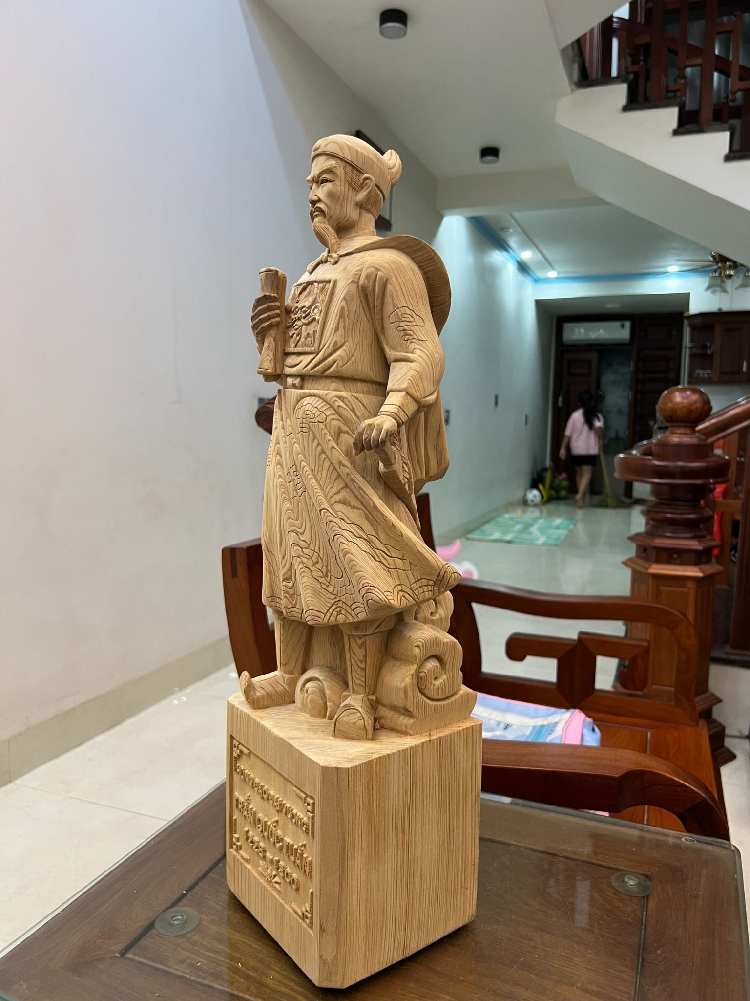 Trần Quốc Tuấn gỗ ngọc am