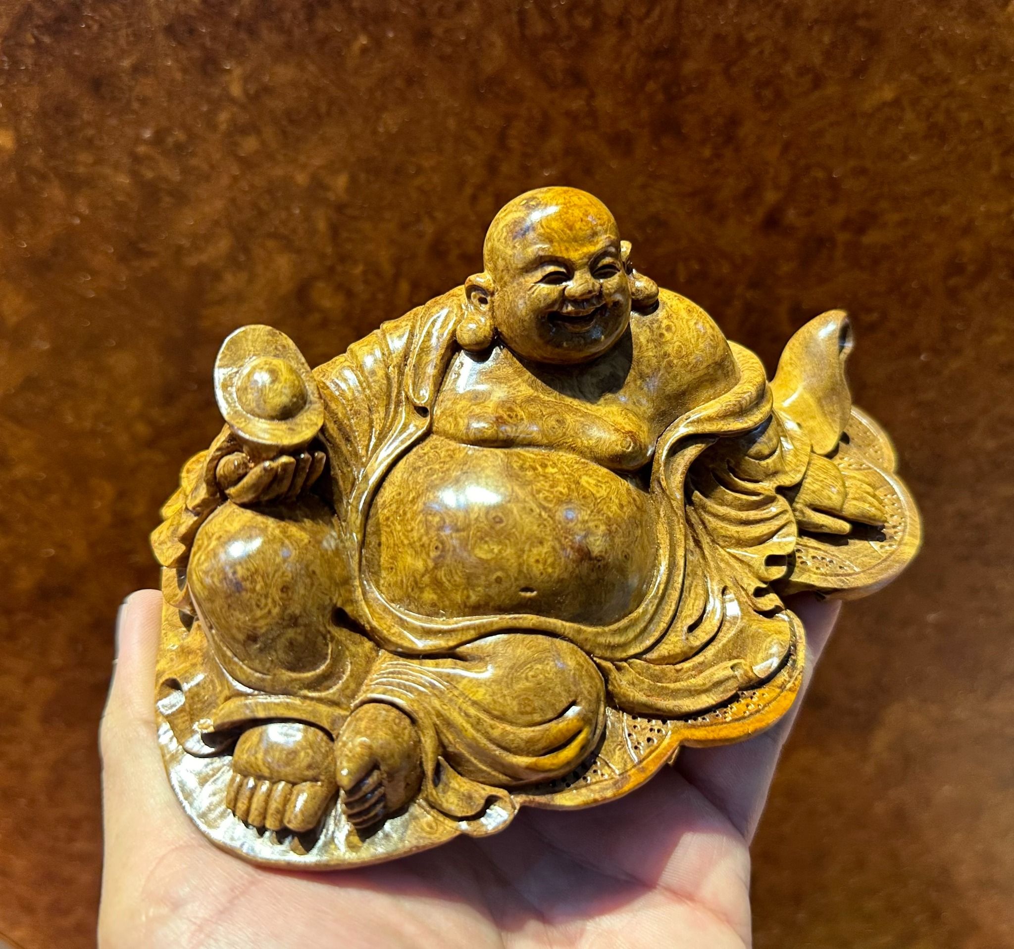 Di Lặc gỗ nu hương