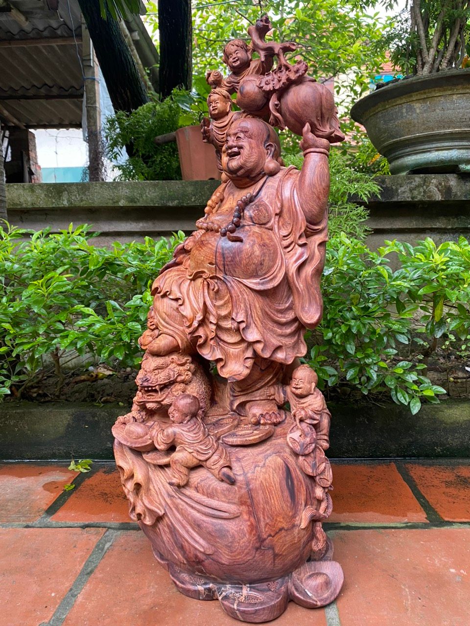Di Lặc Ngũ Phúc Phục Nghê gỗ cẩm bám chun chớp