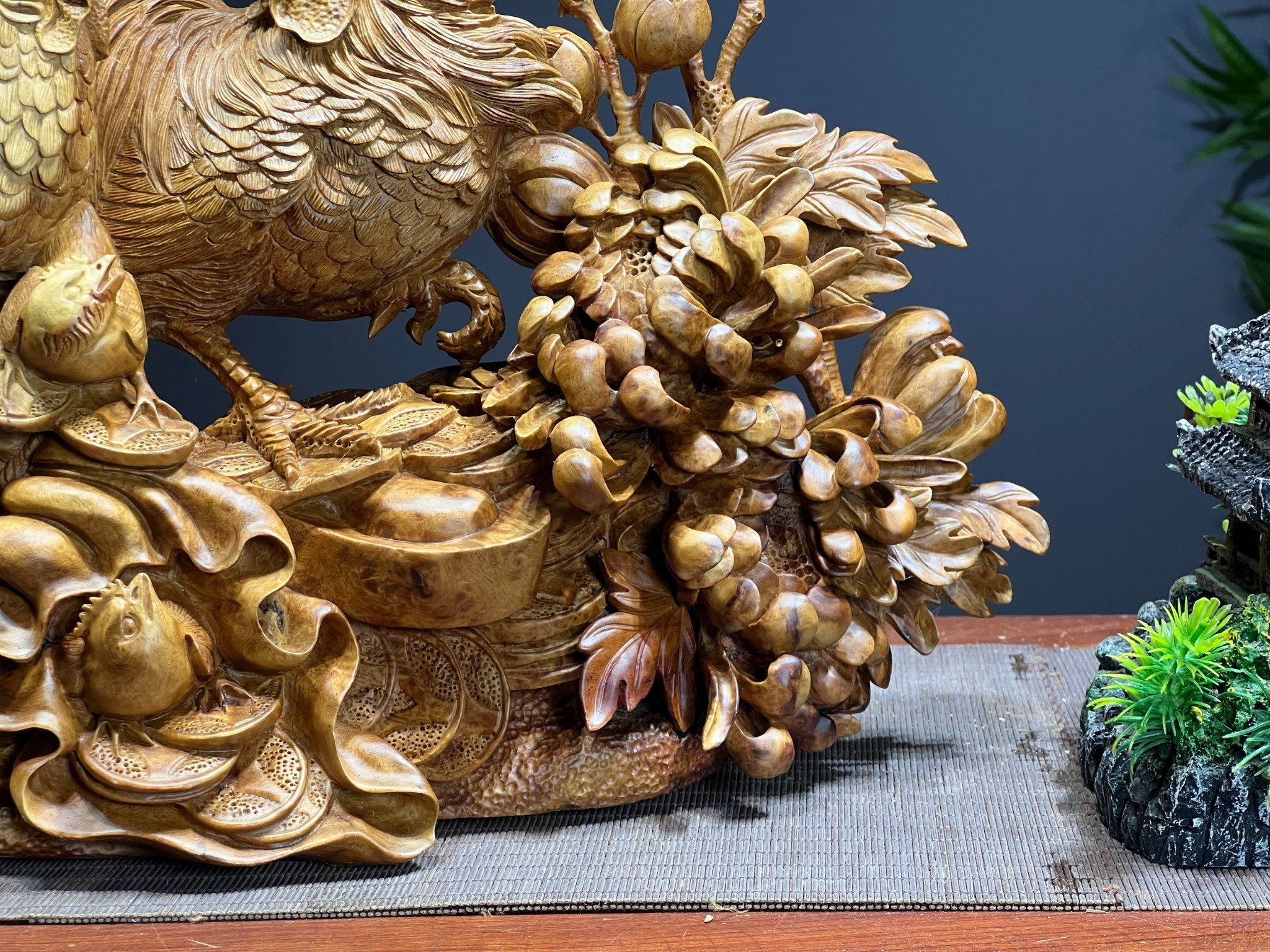 Gia Đình Gà (Toàn Gia Phúc) - Tượng Gỗ Nu Hương Quý Hiếm