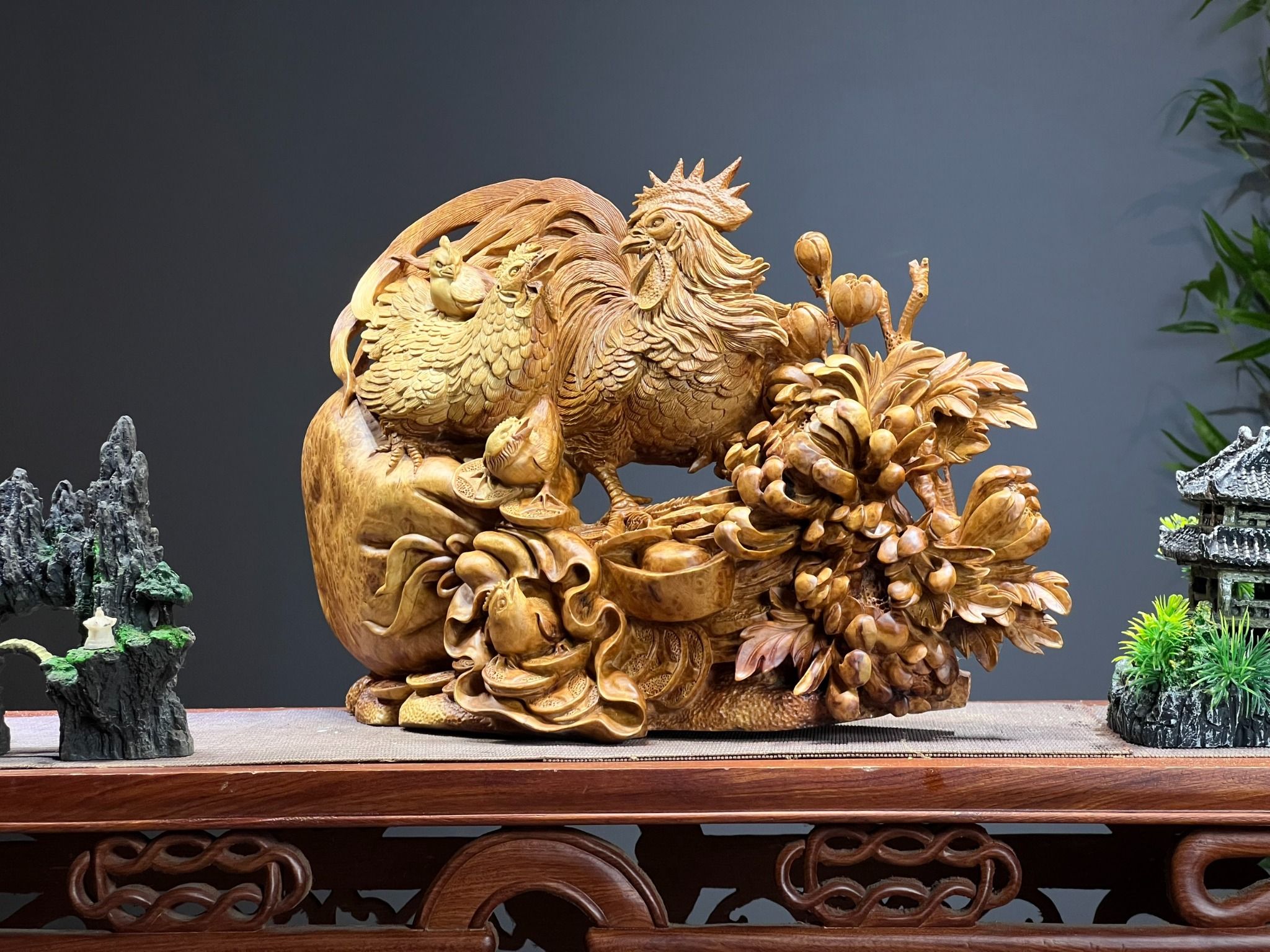 Gia Đình Gà (Toàn Gia Phúc) - Tượng Gỗ Nu Hương Quý Hiếm