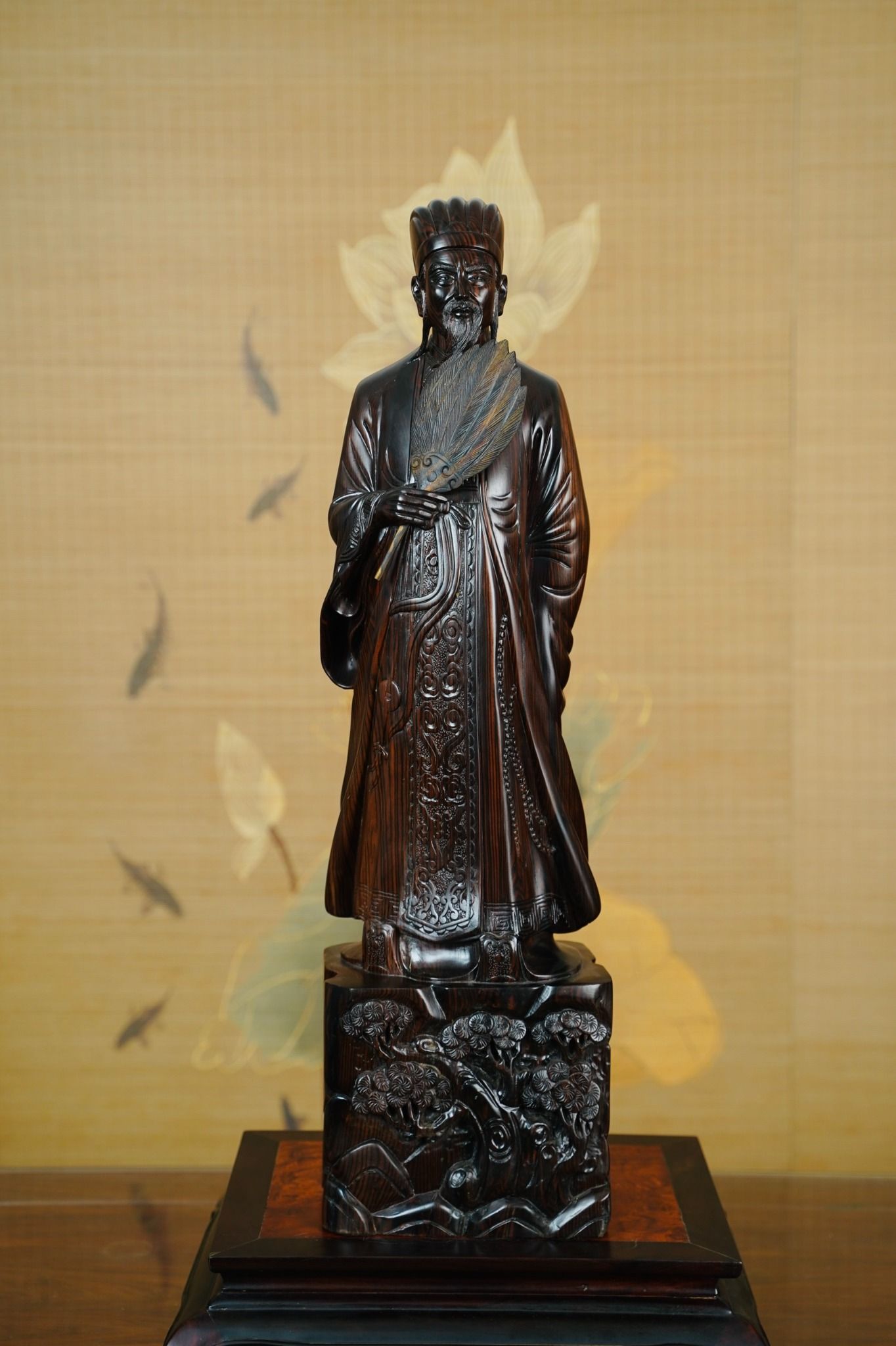 Khổng Minh - Tượng Gỗ Mun Hoa Liền Khối