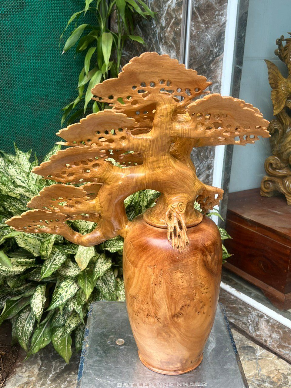Bình Tùng Nu Ngọc Am - Tượng Gỗ Quý Hiếm