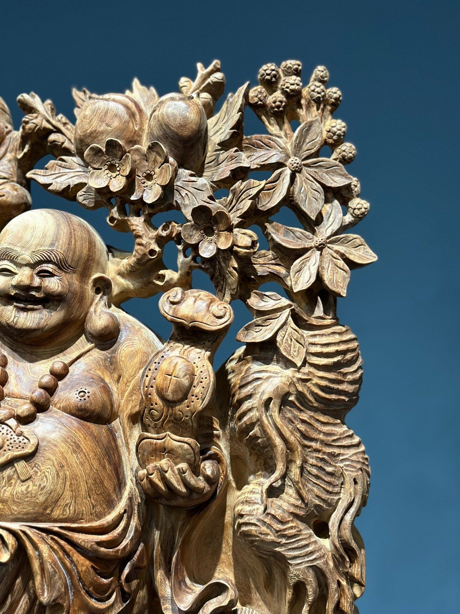 Sản Phẩm Di Lặc Gánh Đào Gỗ Ngọc Am
