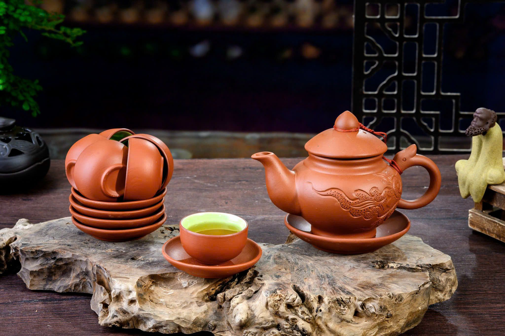 Bộ Ấm Trà Gốm Sứ Bát Tràng - Hoa Văn Truyền Thống