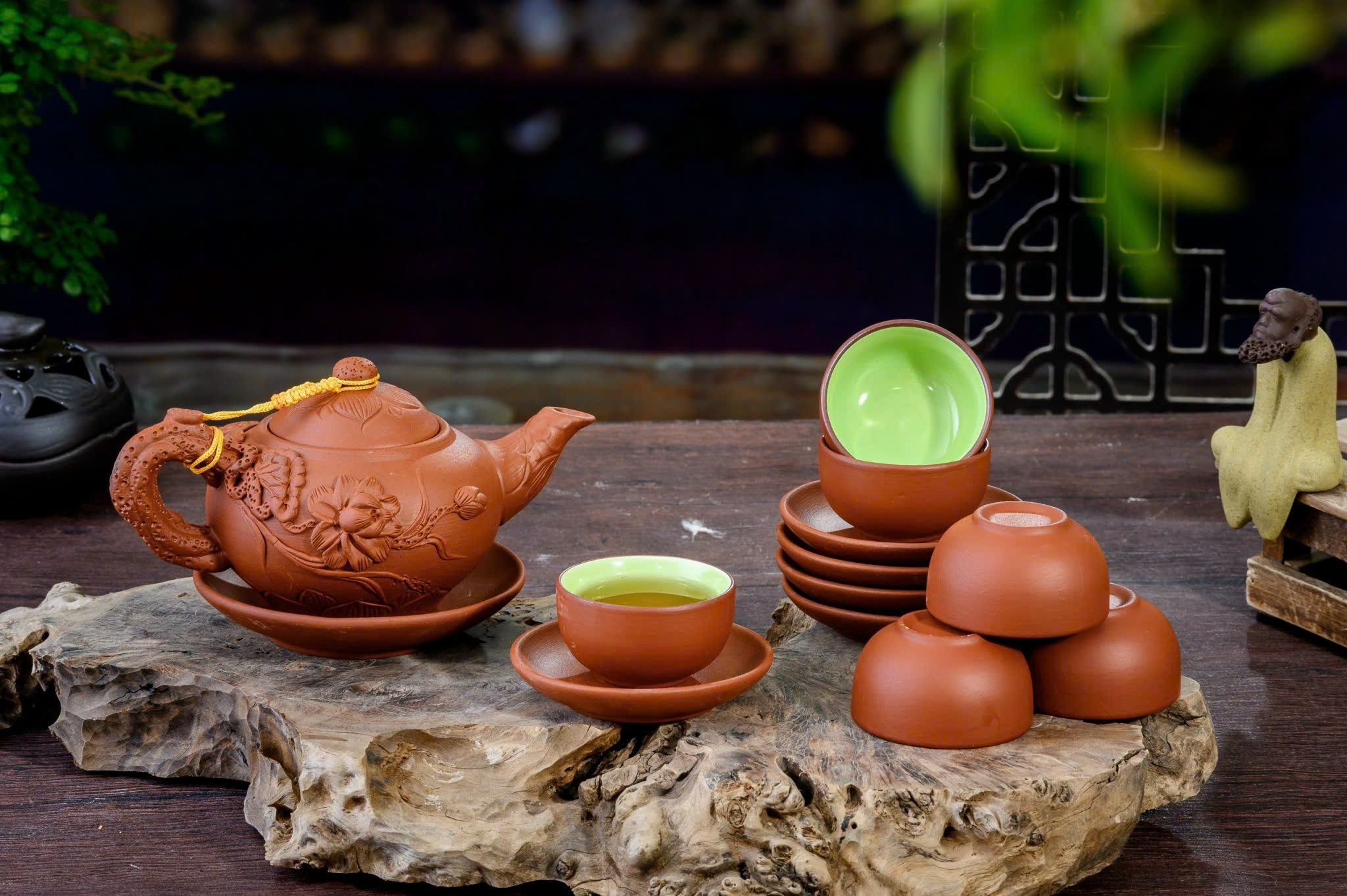 Bộ Ấm Trà Gốm Sứ Bát Tràng - Hoa Văn Truyền Thống