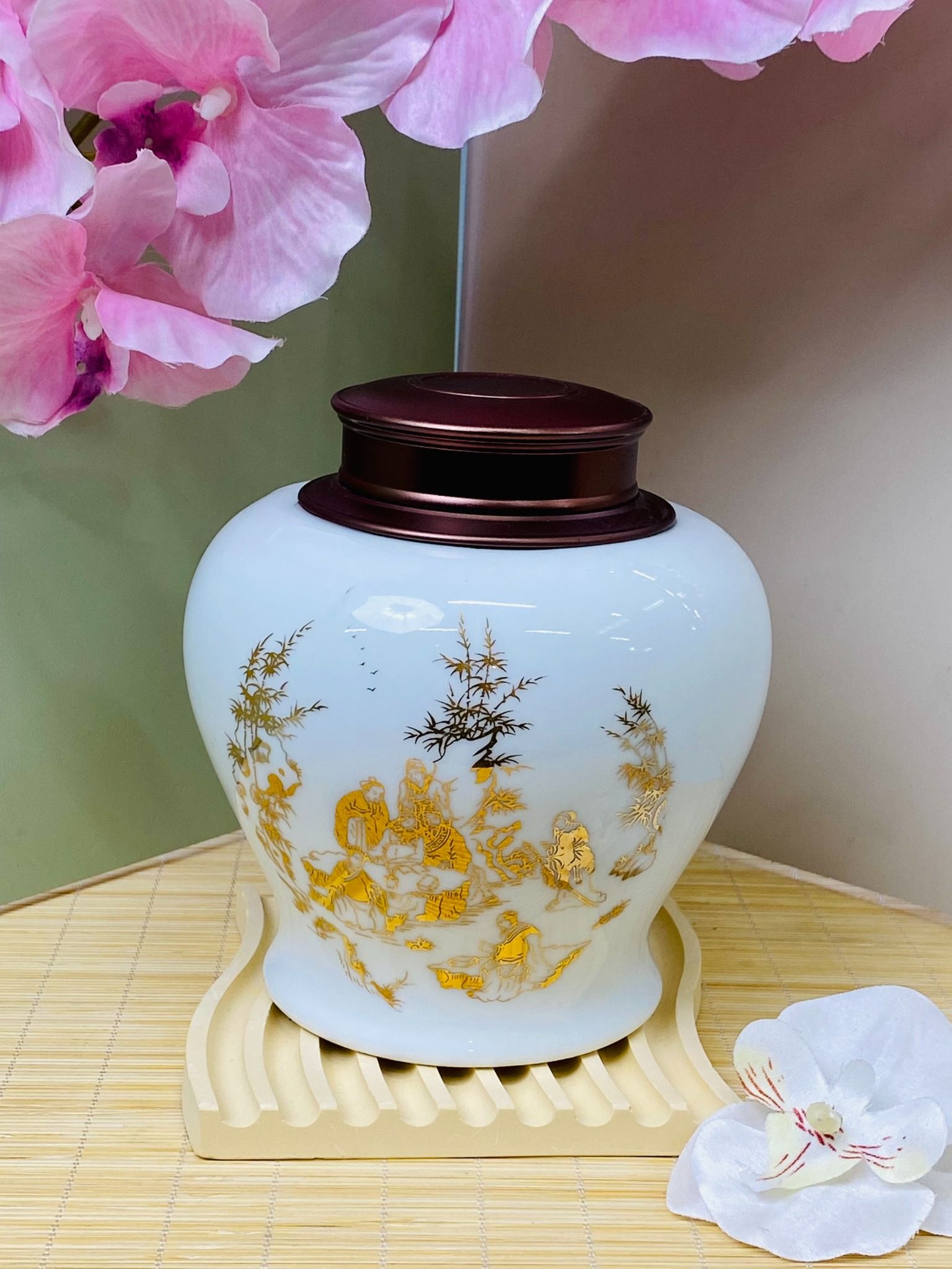Hộp Chè 2,5L Trắng - Sự Lựa Chọn Hoàn Hảo Cho Người Yêu Thích Trà