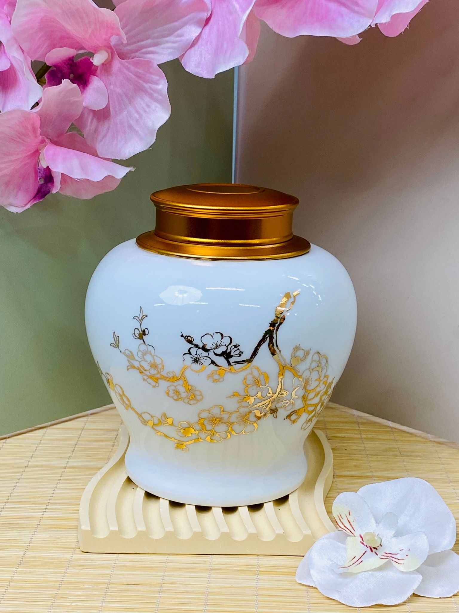 Hộp Chè 2,5L Trắng - Sự Lựa Chọn Hoàn Hảo Cho Người Yêu Thích Trà