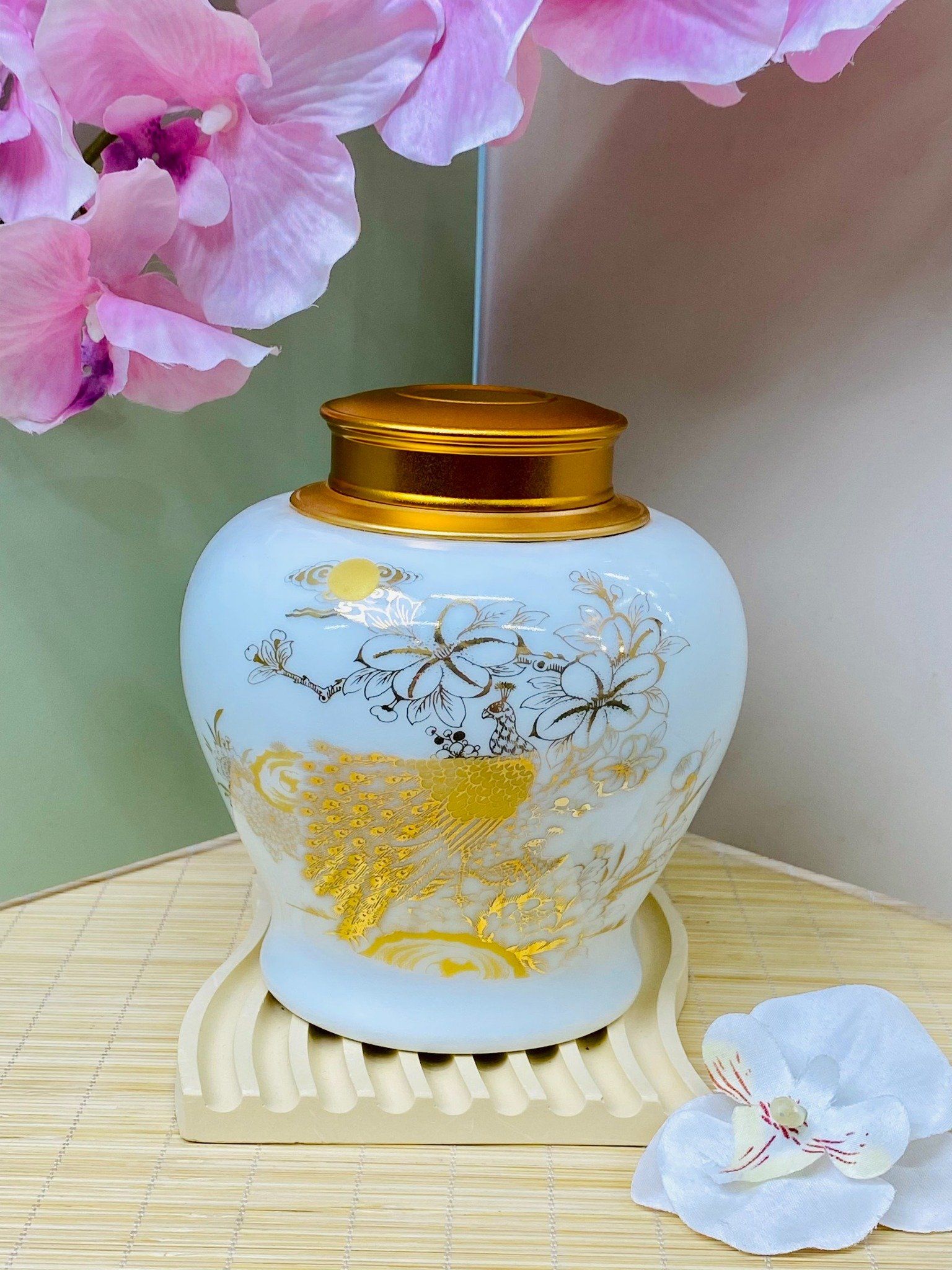 Hộp Chè 2,5L Trắng - Sự Lựa Chọn Hoàn Hảo Cho Người Yêu Thích Trà